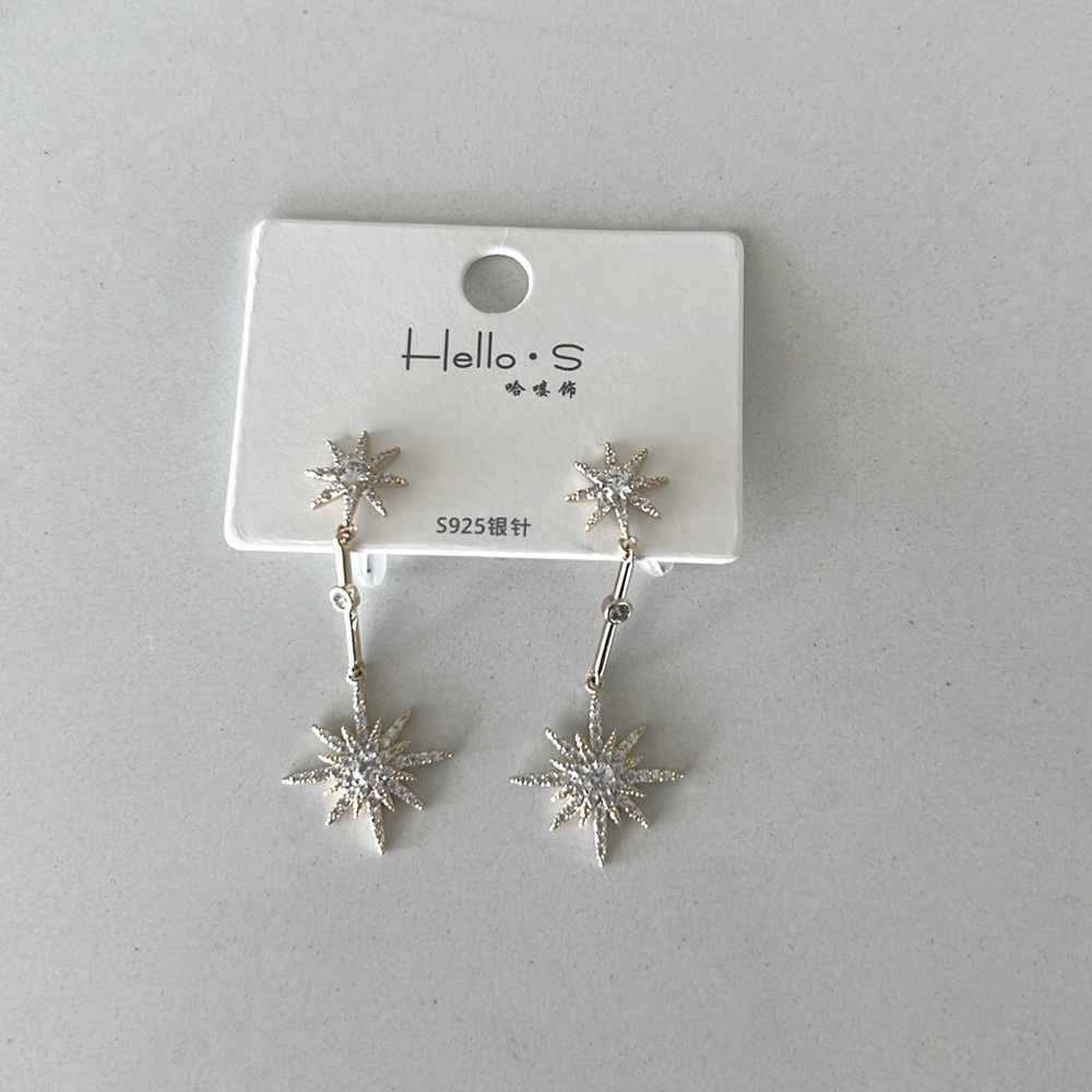 Hello.s earrings